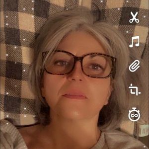 Meet your Posher, Manuela